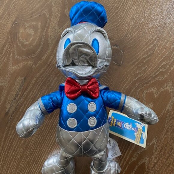 Special Edition Donald Duck Plush - Picture 1 of 3